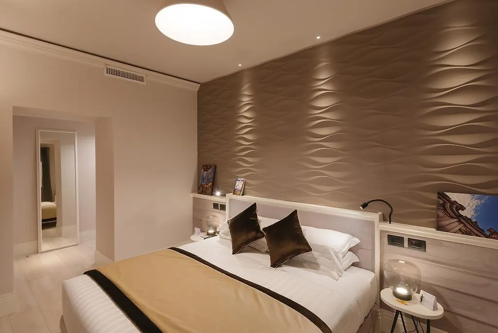 Rhea Silvia Luxury Navona Hotel Rome 2*,